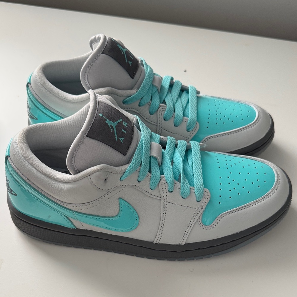 Jordan Athletic Shoes in Teal and Gray